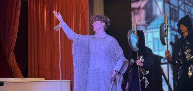 Сцена как зеркало жизни современного подростка