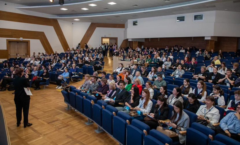 Педагоги и школьники разработали цифровые решения для городской среды на ПМОФ-2026 