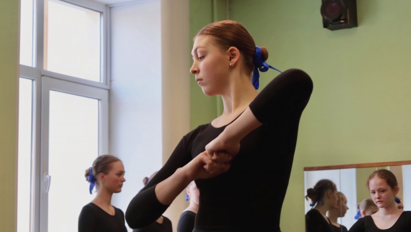 150 мастер-классов, уроков, тренировок и хореографических номеров прошли в детских садах, школах и колледже Петербурга