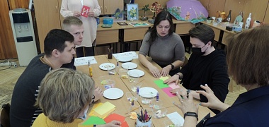 Молодые педагоги прошли по станциям квеста «Многогранность талантов» (Семья и школа)