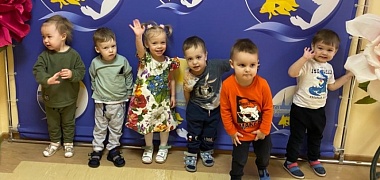 Третий педагог для малыша: на конференции обсудили развитие детей раннего возраста