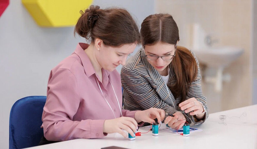 Третий форум «Инноватикум» собрал команды старшеклассников из Санкт-Петербурга и Ленинградской области